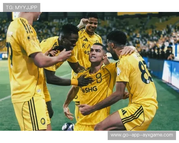 利雅得胜利禁区拉扯，C罗抓住空当